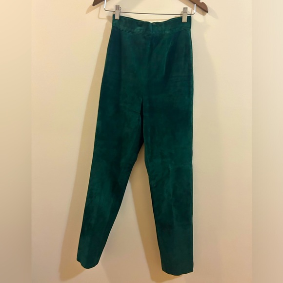 Danier leather pants made in Canada size 4 (XS) - Picture 3 of 7